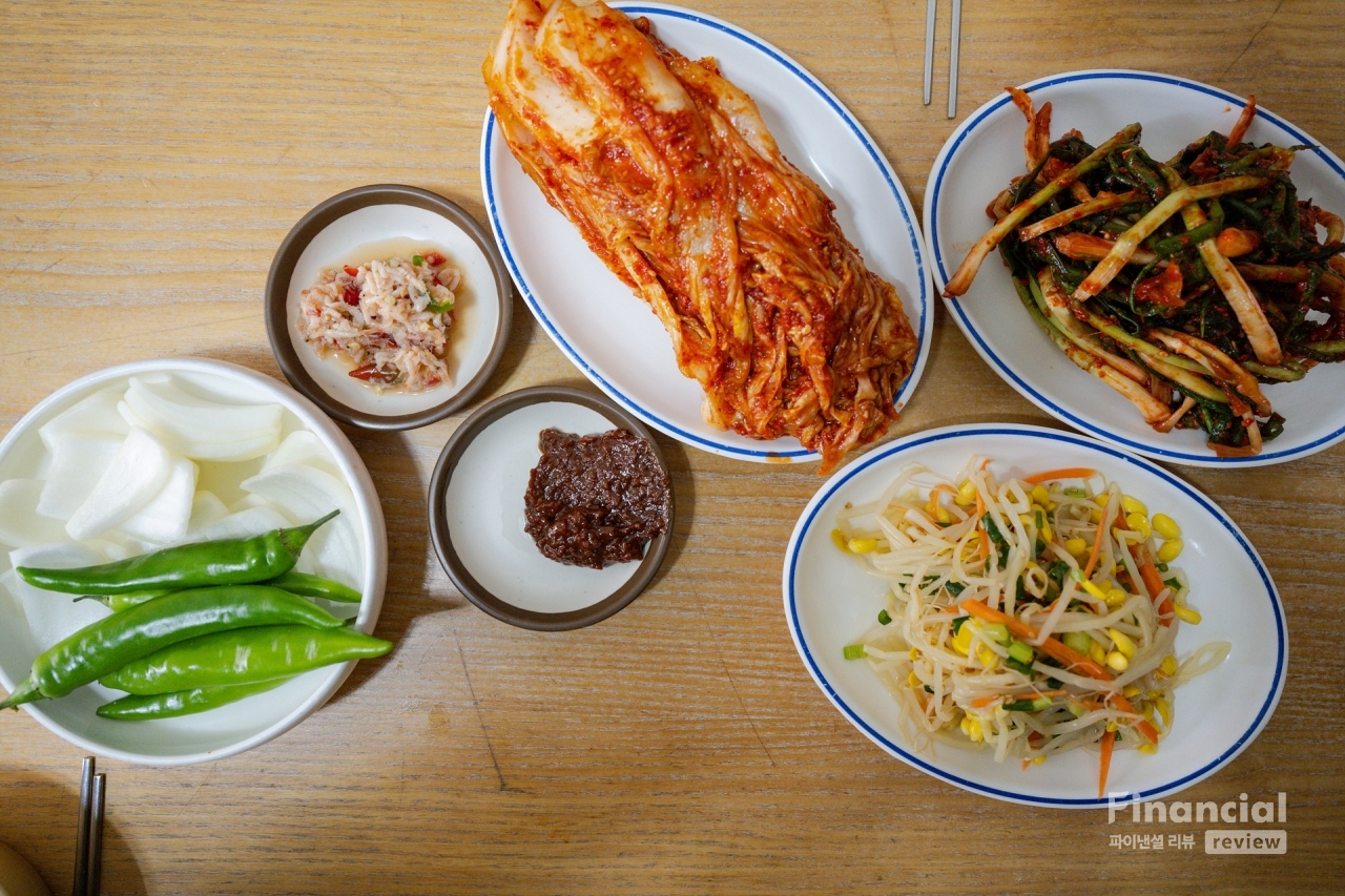 고향생각은 배추김치와 파김치가 일품이다. /사진=김민수 여행작가